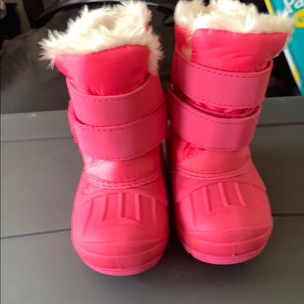 Cat & jack snow boots size 5 toddler girl